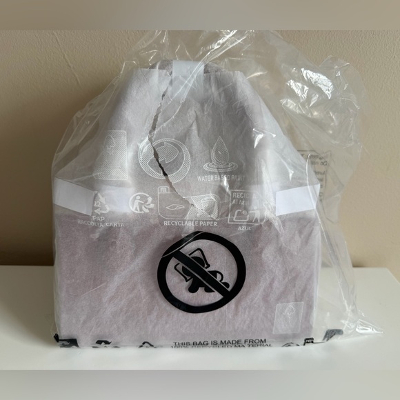 Michael Kors Marilyn Small Signature Logo Messenger Bag - Cherry NWT - Picture 4 of 5